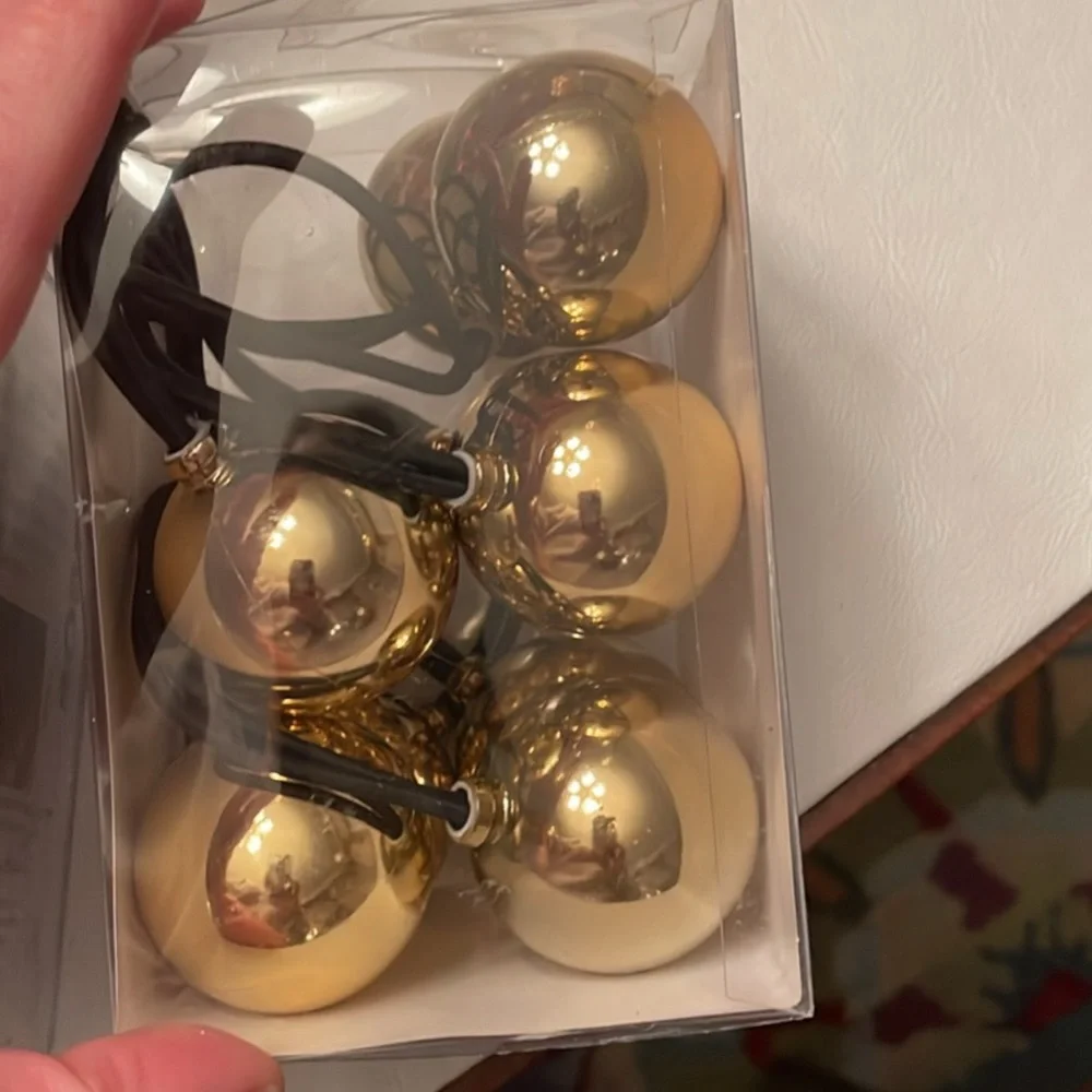 Garland holders
